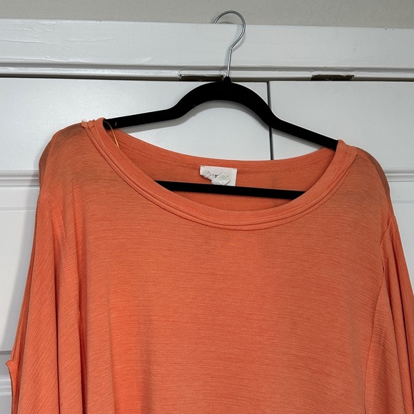 Plus size tunic - Picture 4 of 6